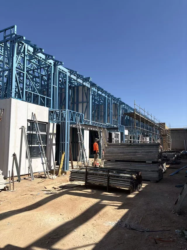 Multi-residential steel framing and scaffolding during construction